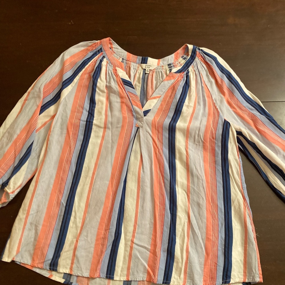 Lightweight Sz M crown & ivy striped 3/4 blouse